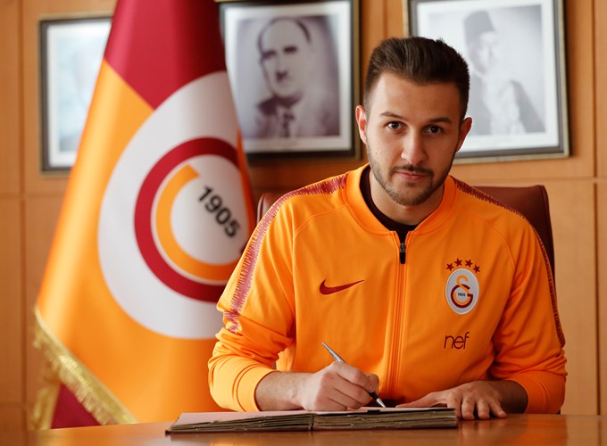 "Qalatasaray" 3 qapıçı və 1 yarımmüdafiəçi ilə müqavilə bağladı - FOTOLAR