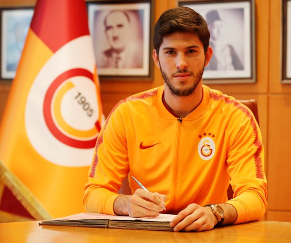 "Qalatasaray" 3 qapıçı və 1 yarımmüdafiəçi ilə müqavilə bağladı - FOTOLAR