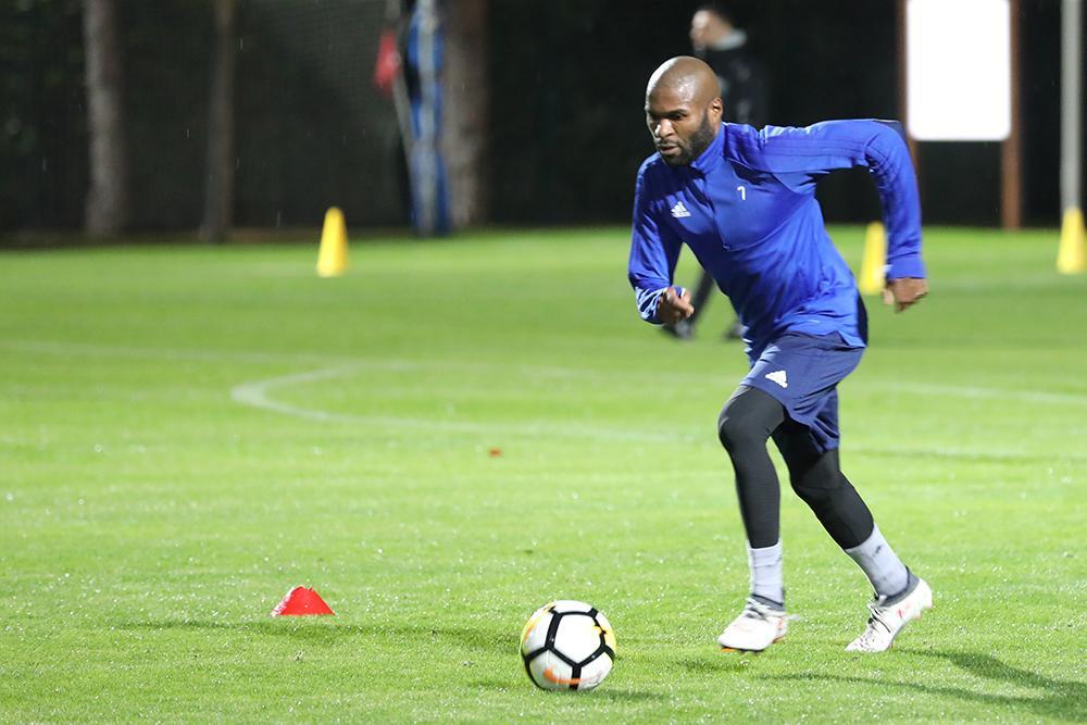 Yeni transfer "Qarabağ"a qoşuldu - FOTOLAR