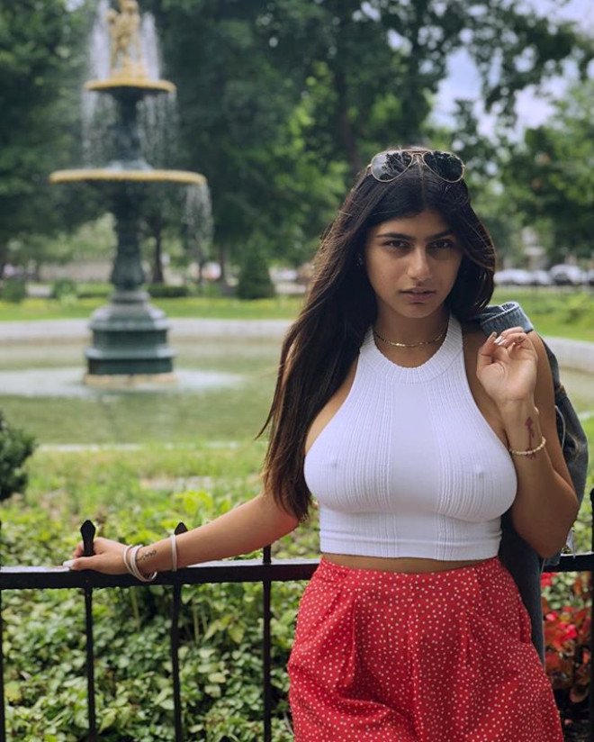 Məşhur ərəb porno ulduz “pensiyaya” çıxdı, futbolda işə başlayır - FOTOLAR
