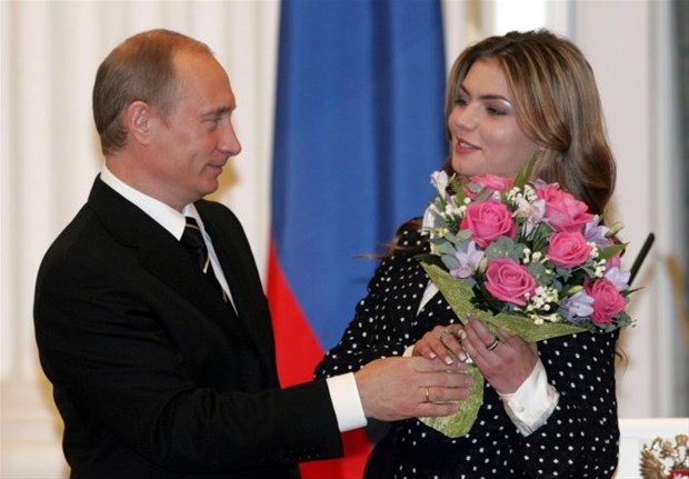 Putin məşhur gimnastla evlənir - FOTOLAR