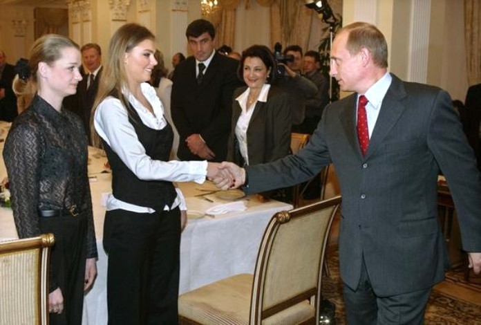 Putin məşhur gimnastla evlənir - FOTOLAR