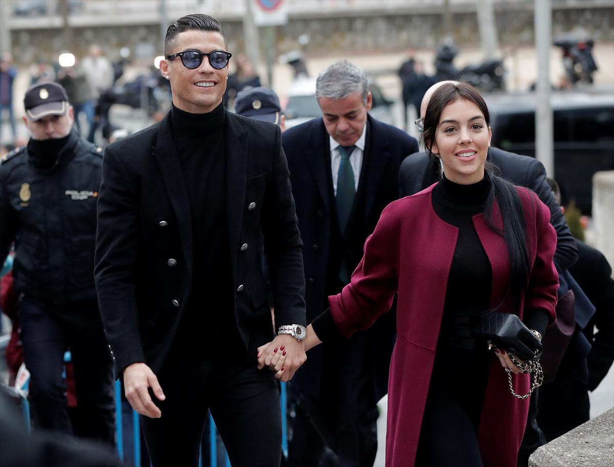 Məhkəmə Ronaldo ilə bağlı qərar verdi: 23 ay həbs və 18,8 milyon cərimə - FOTOLAR