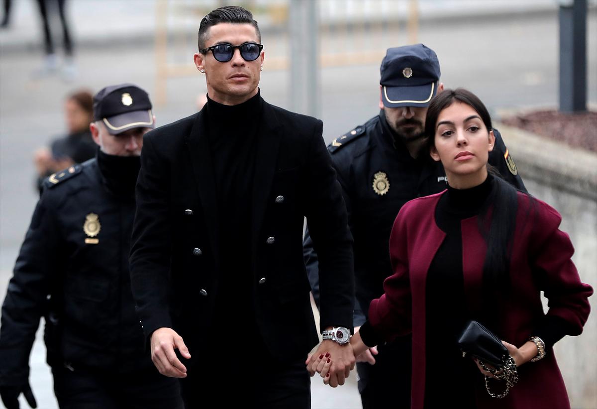 Məhkəmə Ronaldo ilə bağlı qərar verdi: 23 ay həbs və 18,8 milyon cərimə - FOTOLAR