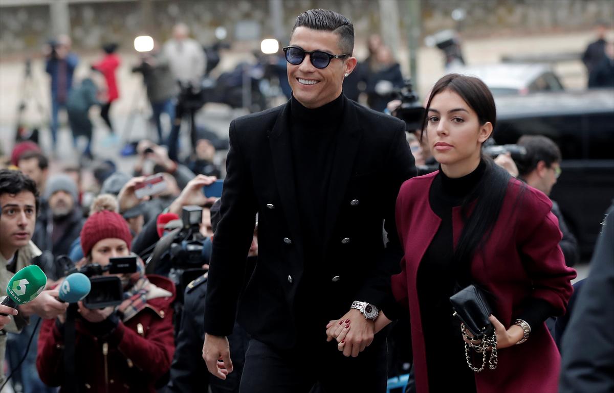 Məhkəmə Ronaldo ilə bağlı qərar verdi: 23 ay həbs və 18,8 milyon cərimə - FOTOLAR