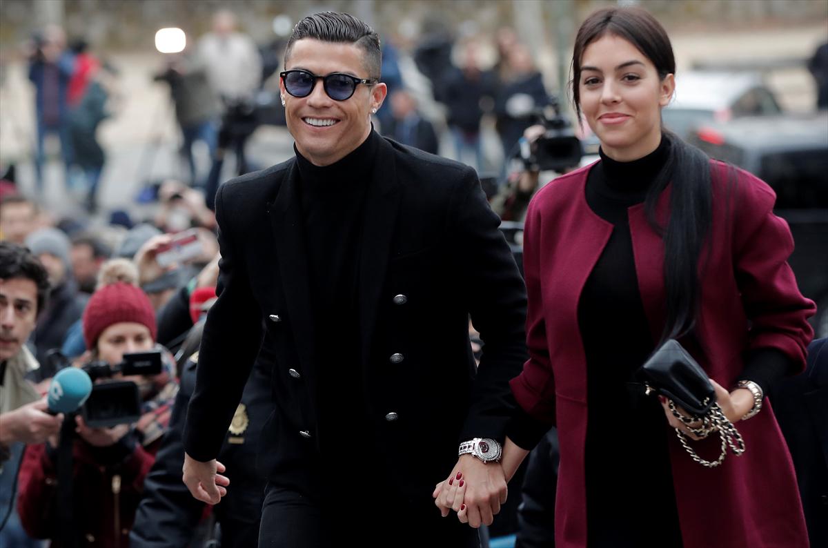 Məhkəmə Ronaldo ilə bağlı qərar verdi: 23 ay həbs və 18,8 milyon cərimə - FOTOLAR