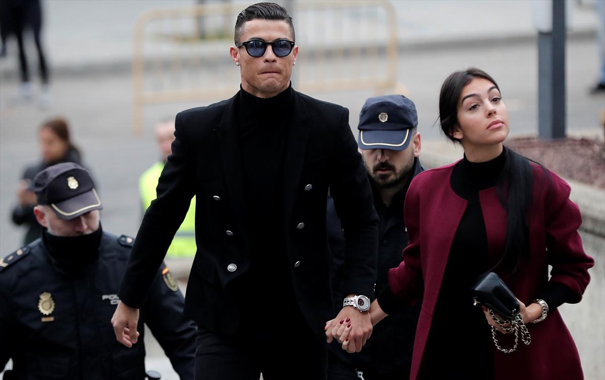 Məhkəmə Ronaldo ilə bağlı qərar verdi: 23 ay həbs və 18,8 milyon cərimə - FOTOLAR
