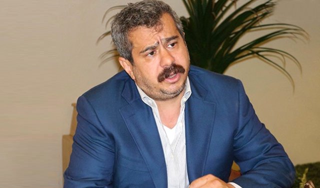 Əri müxalifətdən namizəd oldu, idmançı işdən çıxarıldı