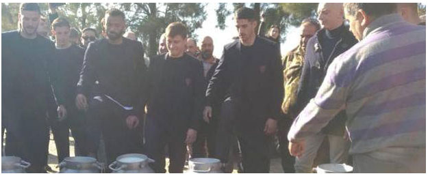 Futbolçular çobanların aksiyasına qoşuldu, südü yollara tökdülər - FOTO