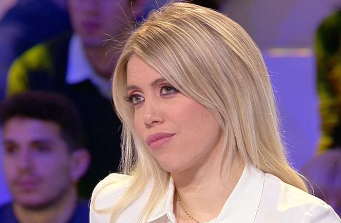 Ərinin komandada qalması üçün göz yaşı tökdü - FOTOLAR