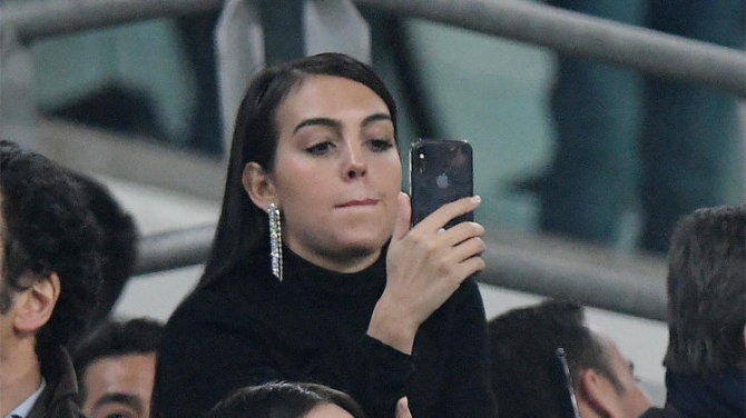Ronaldo qolları sıraladı, sevgilisi göz yaşı tökdü - FOTO/VİDEO