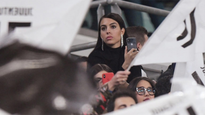 Ronaldo qolları sıraladı, sevgilisi göz yaşı tökdü - FOTO/VİDEO