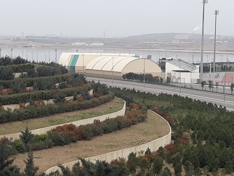 BOS-da çadır şəhərciyi və ya təyyarə anqarı - FOTOLAR