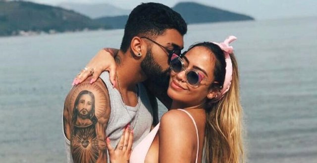 Neymarın atası qızından ayrılan futbolçuya hücum etdi - FOTOLAR