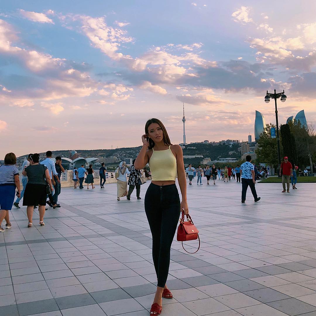 Bakıya gələn “Formula-1” gözəlləri - FOTOLAR