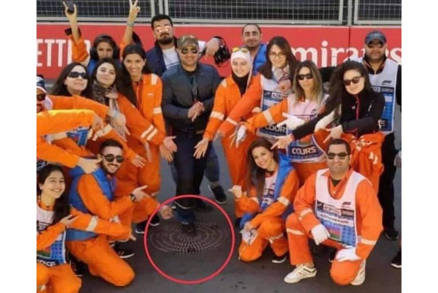 "Formula 1"in təşkilatçıları və modellər həmin "lyuk"la – Xatirə fotosu