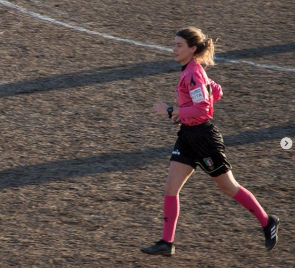 14 yaşlı futbolçudan qadın hakimə qarşı əxlaqsız hərəkət - FOTOLAR