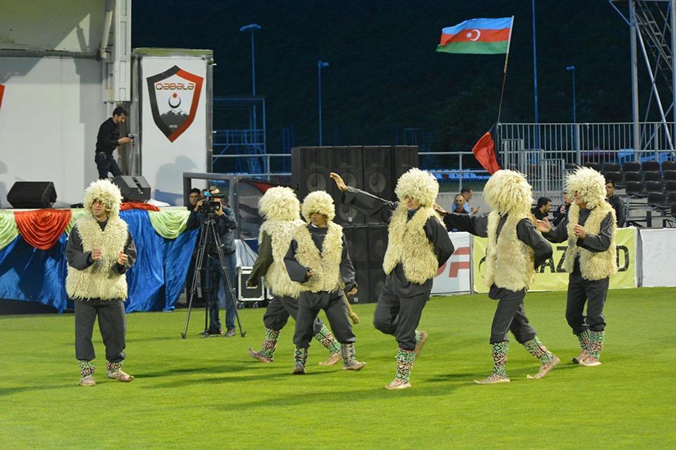 "Qəbələ" kuboku təqdim etdi - FOTOLAR