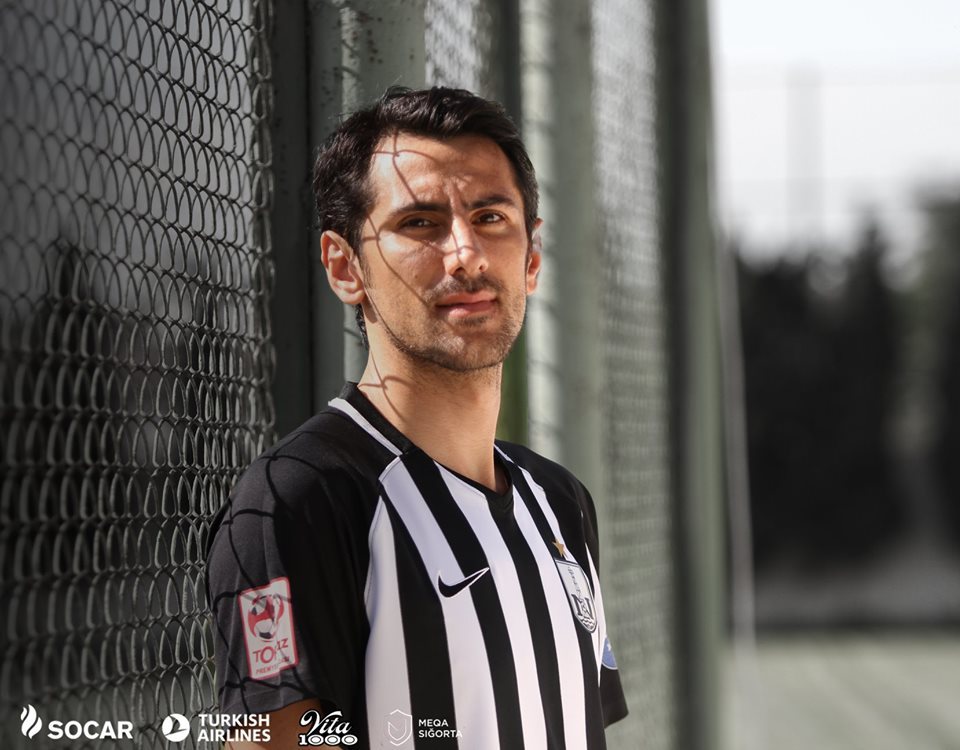 Rauf Əliyev rəsmən "Neftçi"də - FOTOLAR