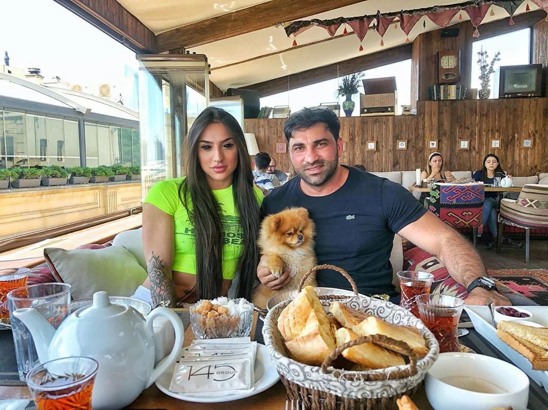 Kamil Zeynallı Ukraynada bədəni ilə məşhurlaşan azərbaycanlı qızla - FOTO