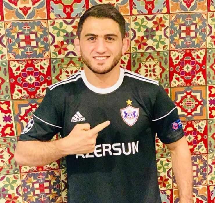 "Qarabağ" forması ilə şəklini paylaşıb, təbrik etdilər