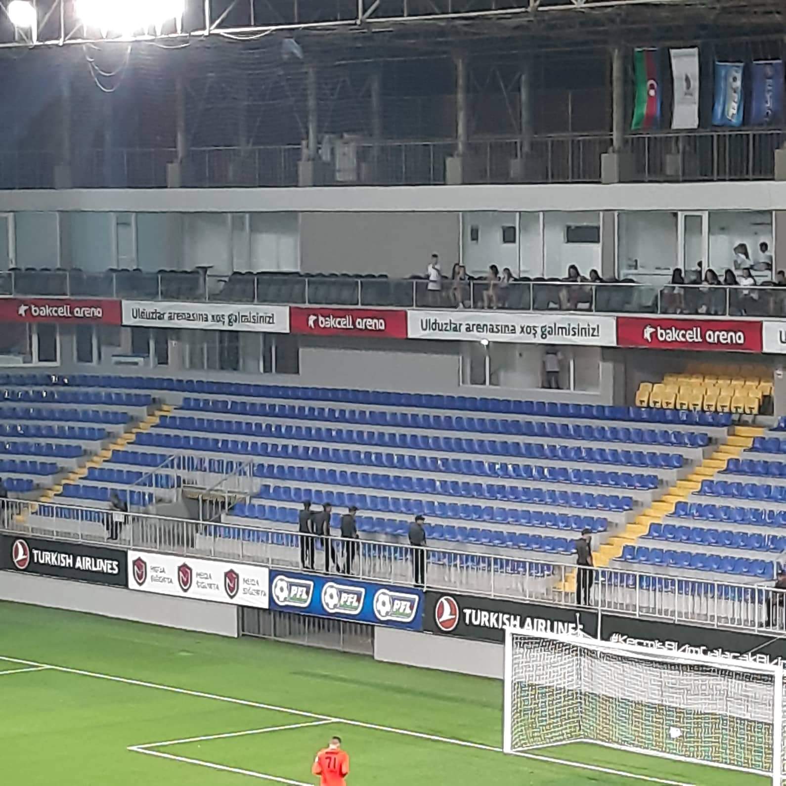 "Neftçi" rəhbərliyi azarkeşləri stadiondan qovdurdu - FOTOLAR