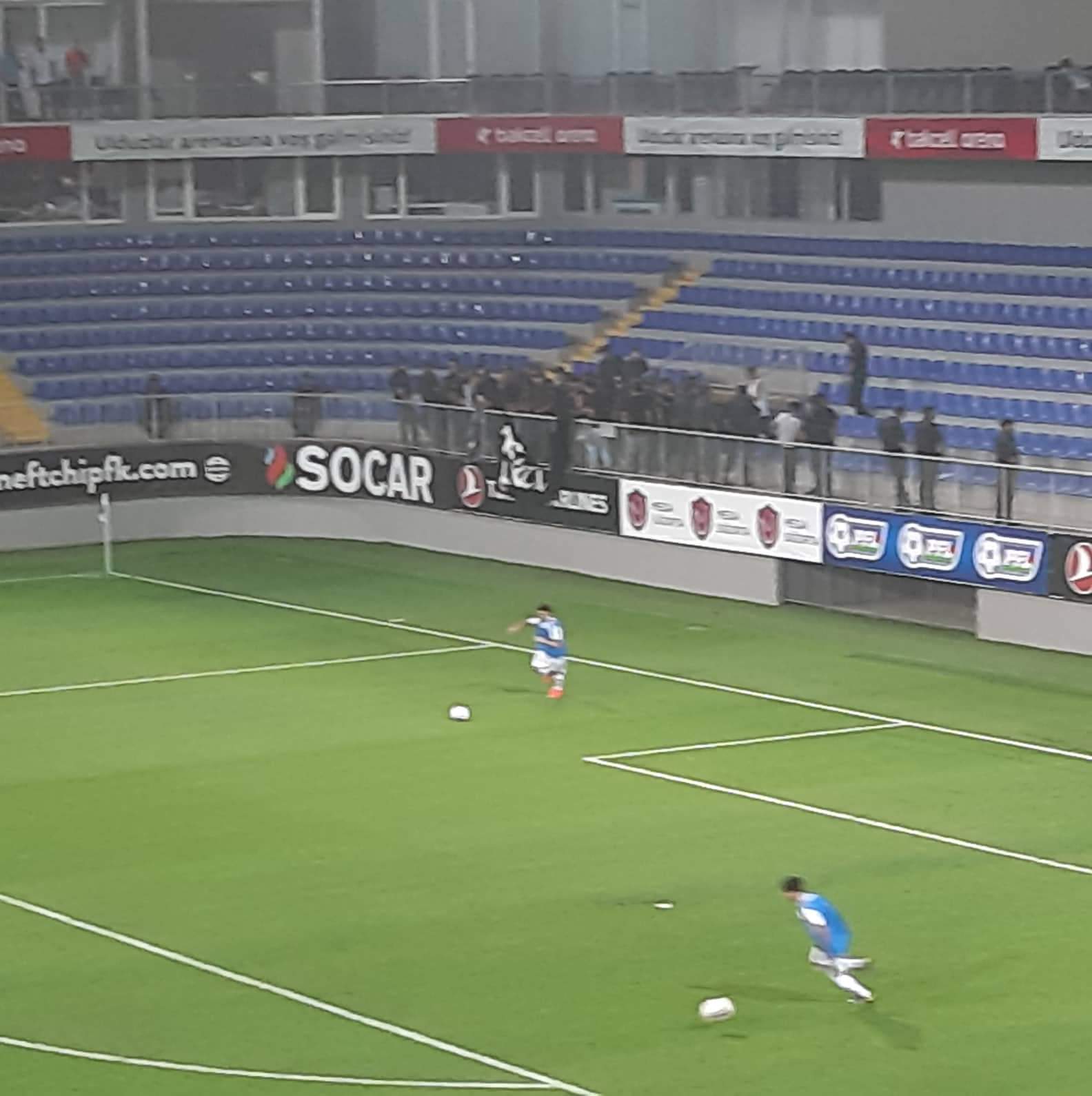 "Neftçi" rəhbərliyi azarkeşləri stadiondan qovdurdu - FOTOLAR