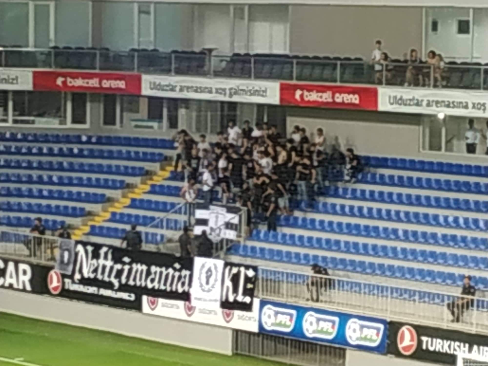 "Neftçi" rəhbərliyi azarkeşləri stadiondan qovdurdu - FOTOLAR