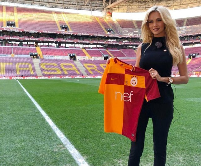 FIFA-nın səfiri "Qalatasaray"a görə Türkiyəyə gəldi - FOTOLAR