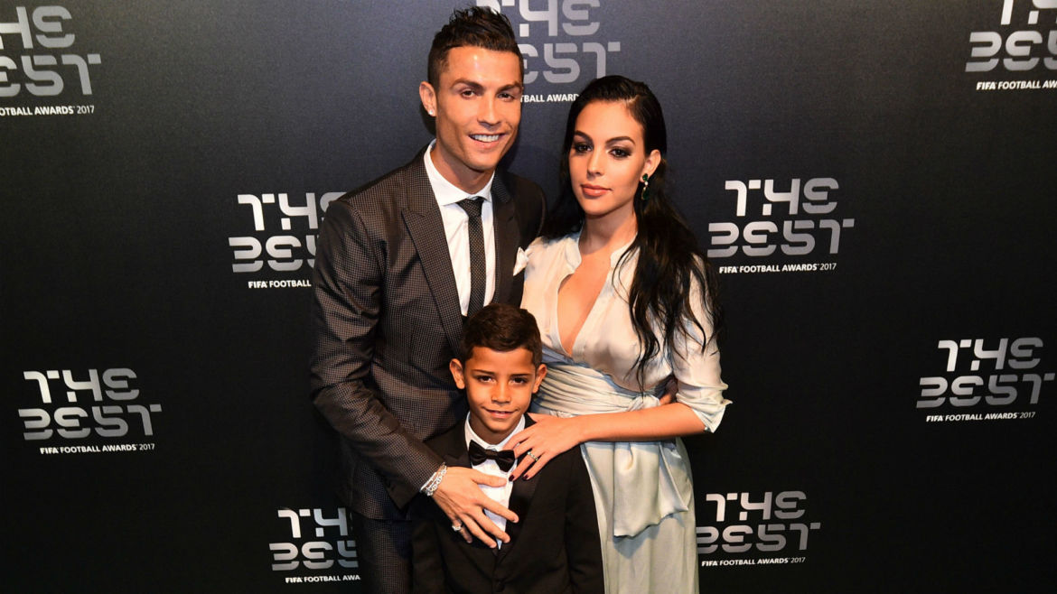 Ronaldonun sevgilisi yataq sirrlərini açıqladı