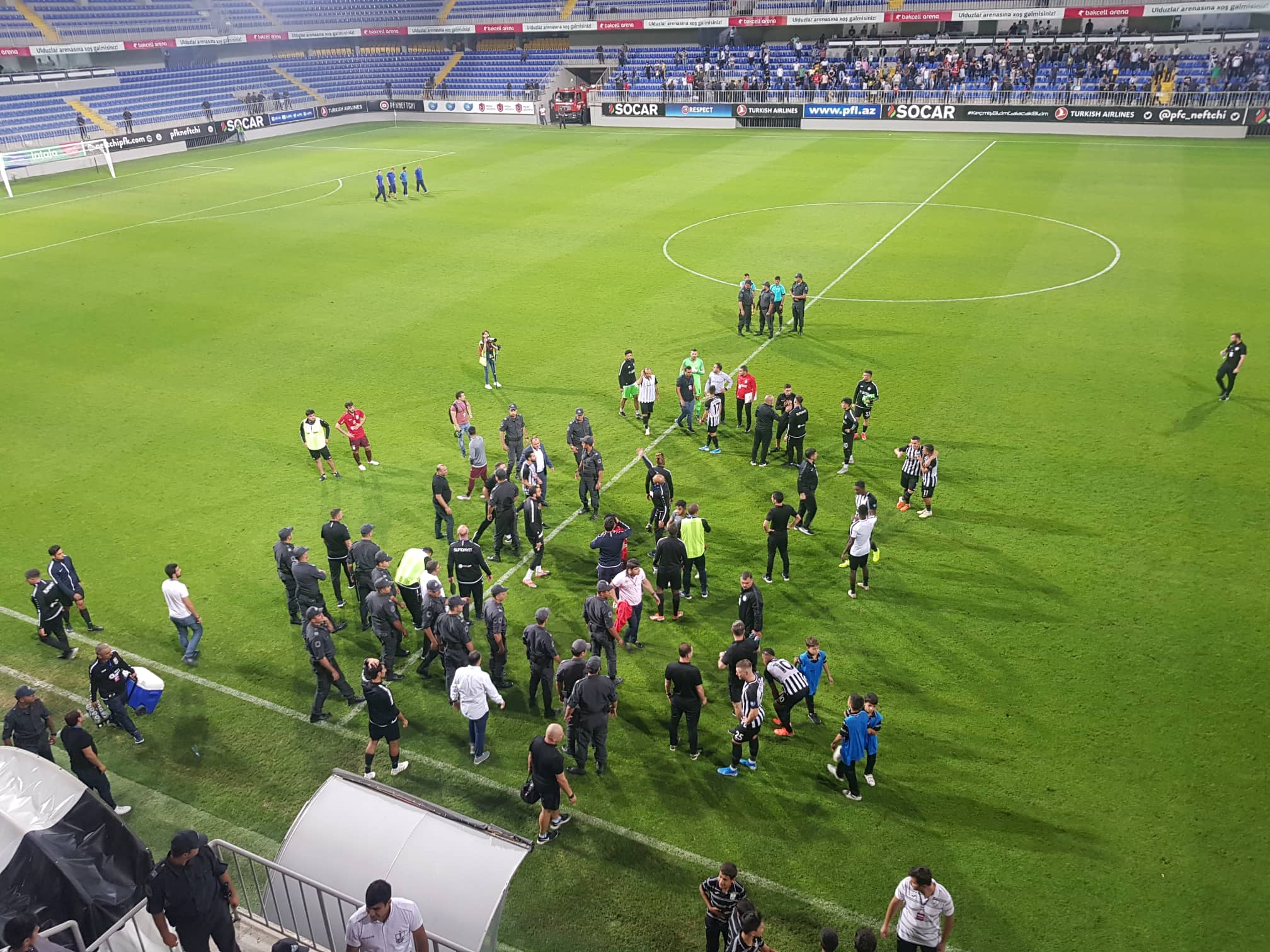 "Bakcell Arena"da dava düşdü (FOTOLAR)