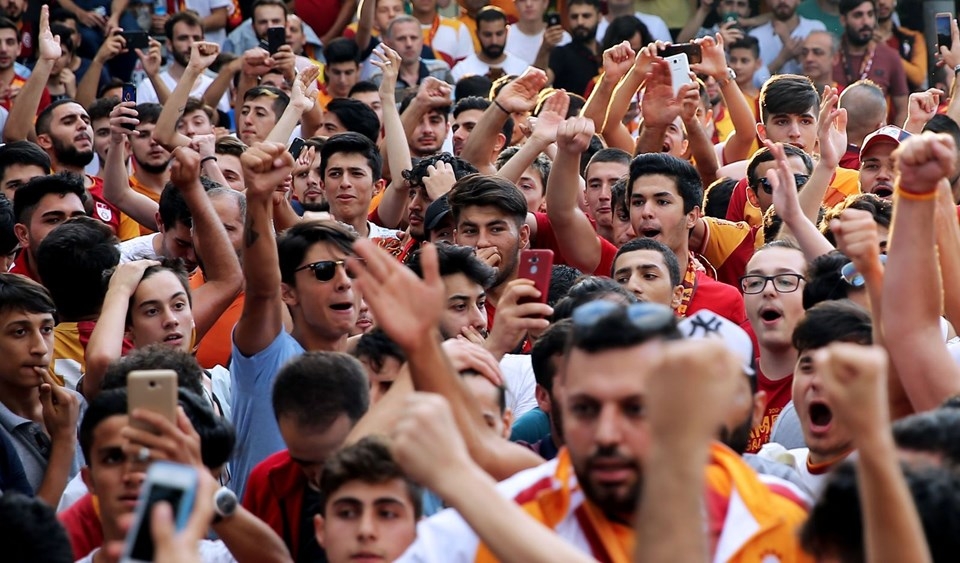 İstanbulda möhtəşəm qarşılanma - FOTO/VİDEO