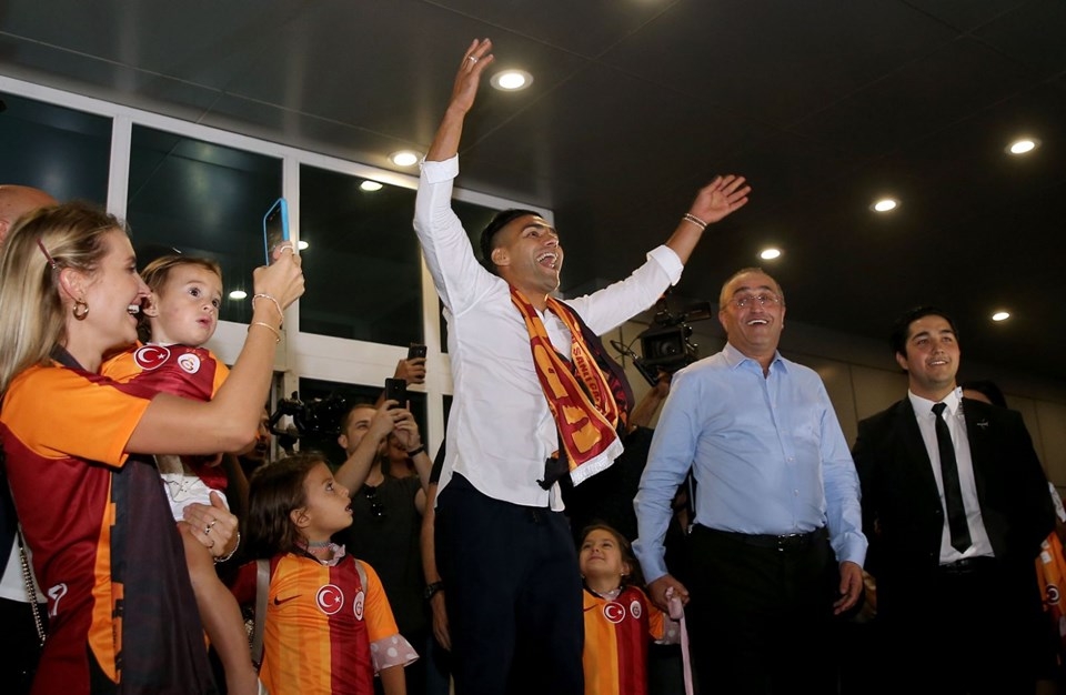 İstanbulda möhtəşəm qarşılanma - FOTO/VİDEO