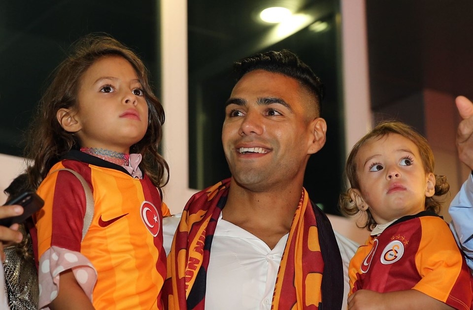 İstanbulda möhtəşəm qarşılanma - FOTO/VİDEO