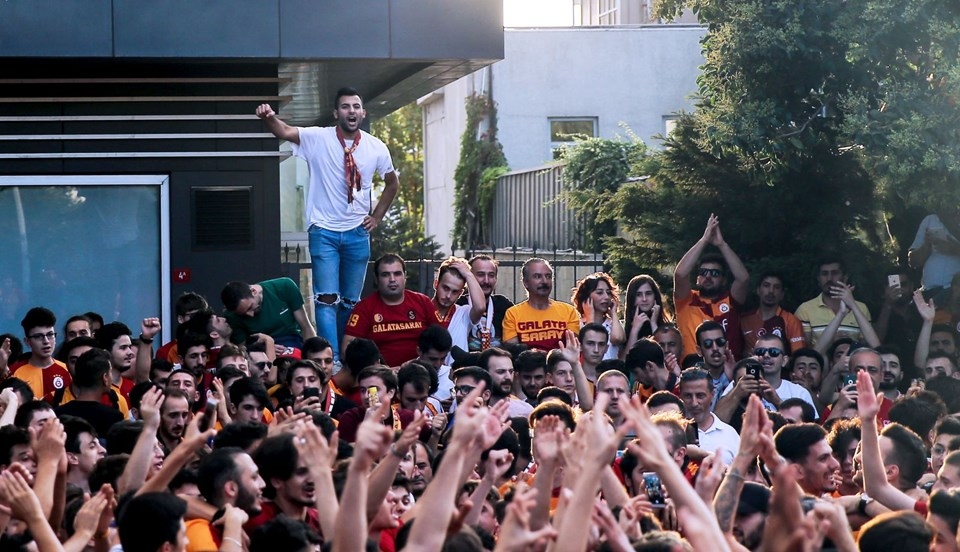 İstanbulda möhtəşəm qarşılanma - FOTO/VİDEO