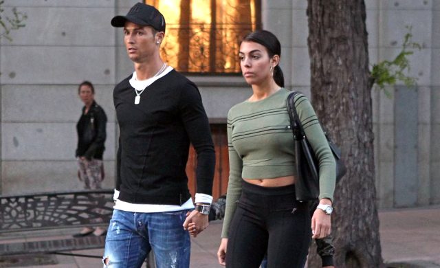 Ronaldo anasının ən böyük arzusunu yerinə yetirəcək - FOTOLAR