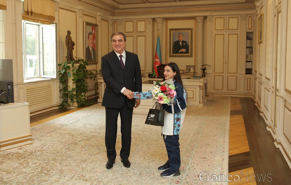 Dünya çempionumuzun ölümdən xilas olmaq üçün köməyə ehtiyacı var - FOTO/VİDEO