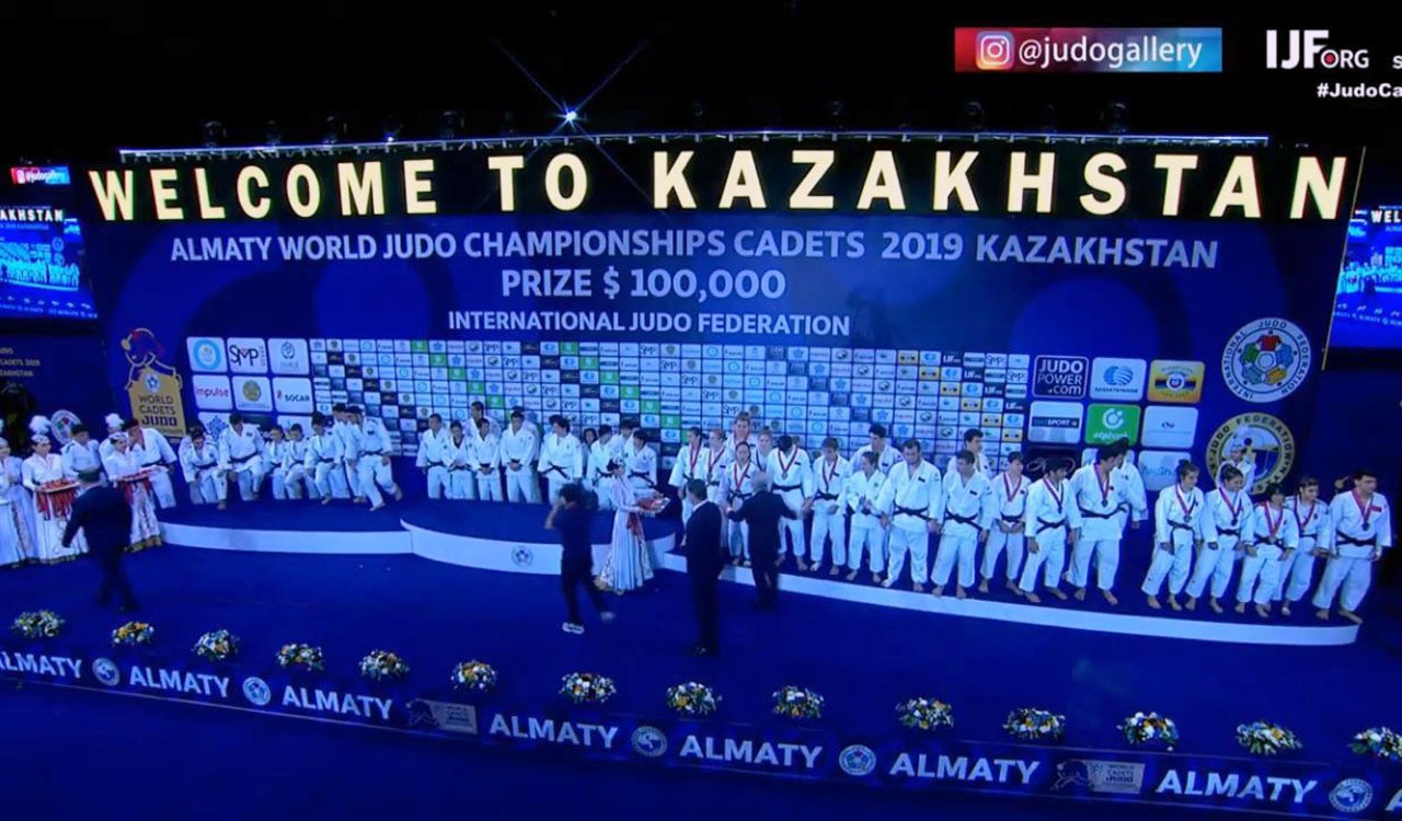 Millimiz ilk dəfə DÇ-də gümüş medal qazandı - FOTOLAR
