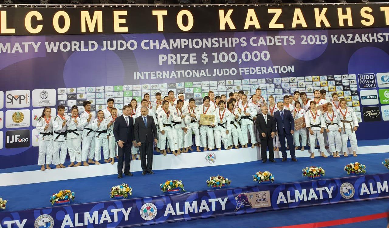 Millimiz ilk dəfə DÇ-də gümüş medal qazandı - FOTOLAR
