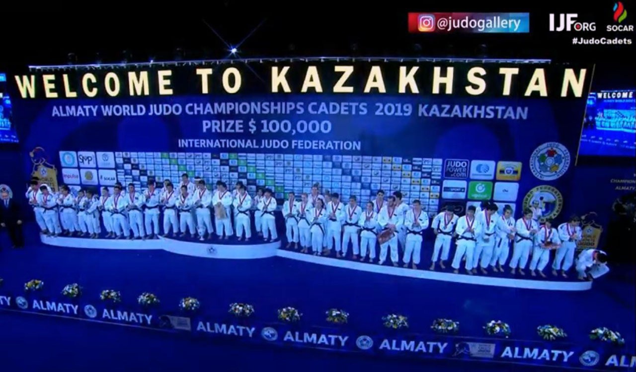 Millimiz ilk dəfə DÇ-də gümüş medal qazandı - FOTOLAR