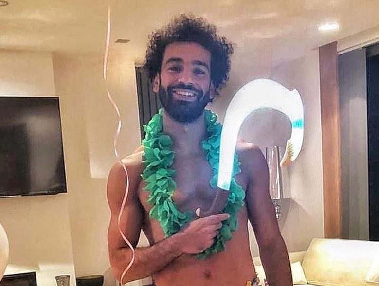 Məhəmməd Salah qeyri-adi geyimdə - FOTO