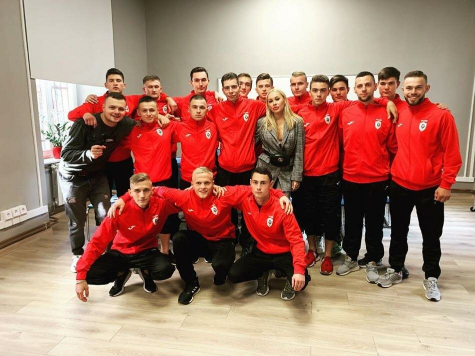 Qalmaqallı gözəl klub prezidenti oldu - FOTOLAR