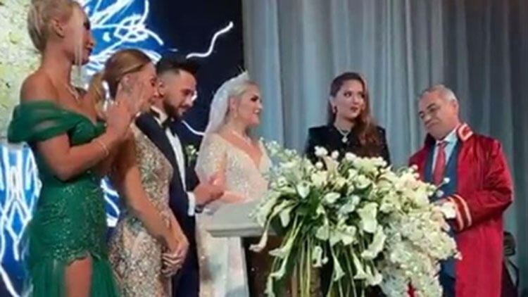 Azərbaycanlı məşhur transseksualla futbolçunun toyunda - FOTOLAR