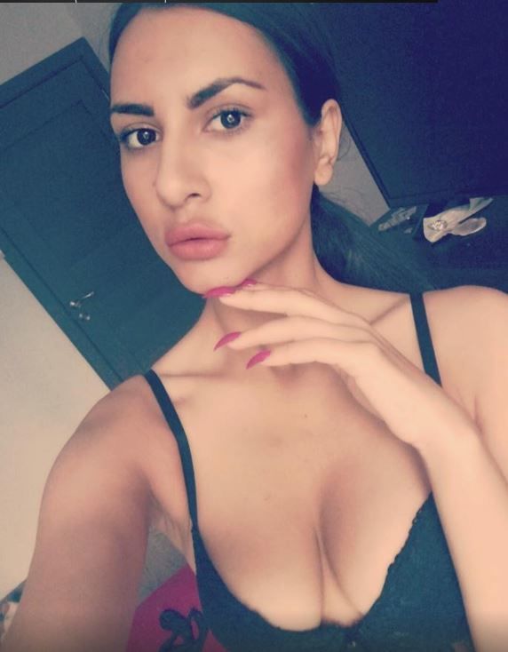 20 futbolçunu yoldan çıxardan qadın - FOTOLAR