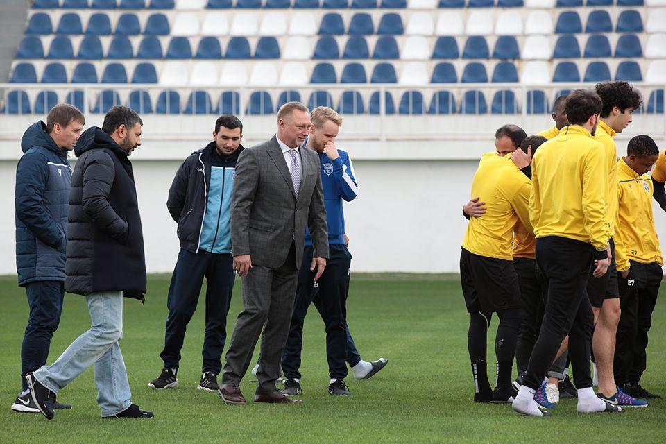 Ponomaryov futbolçularla vidalaşdı - FOTOLAR