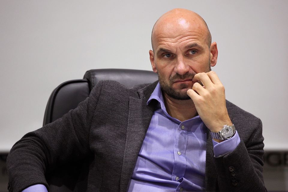 "Sabah"ın yeni baş məşqçisi kollektivə təqdim edildi - FOTOLAR
