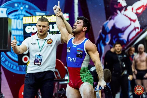 Azərbaycanlı idmançı Moskvada dünya rekordu qırıb çempion oldu - FOTOLAR
