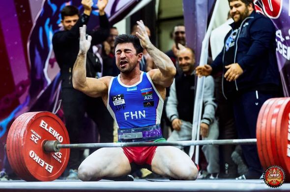 Azərbaycanlı idmançı Moskvada dünya rekordu qırıb çempion oldu - FOTOLAR