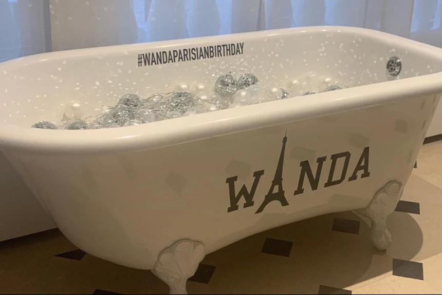 Arvadına doğum günündə elə şey hədiyyə etdi ki... - FOTOLAR