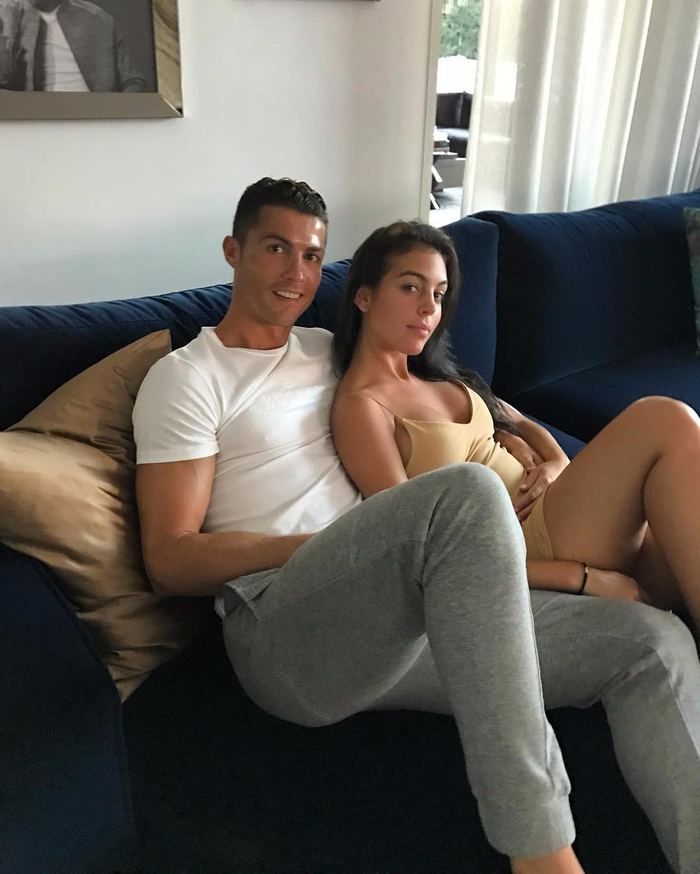 Ronaldo və ailəsinin sarayı - FOTOLAR